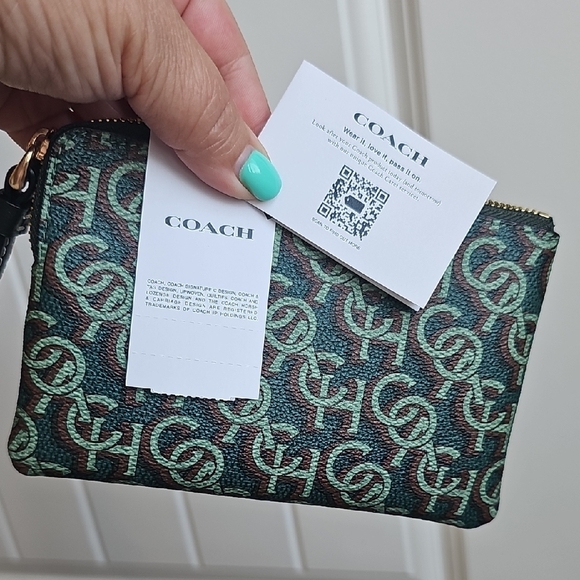 Coach NWT Green and Brown Patterned Wristlet Gold Hardware - Picture 7 of 9